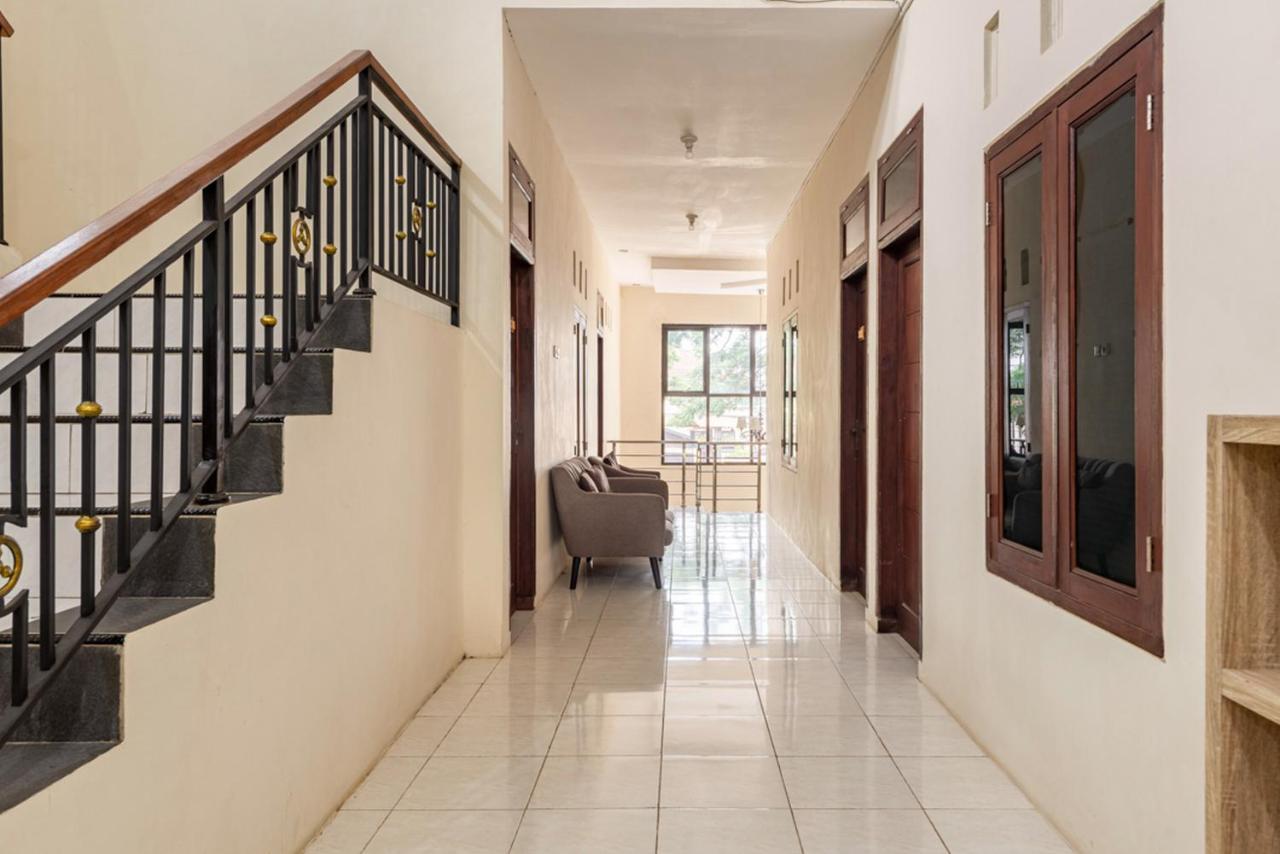Reddoorz Near Dino Park Hotel Malang Exterior photo